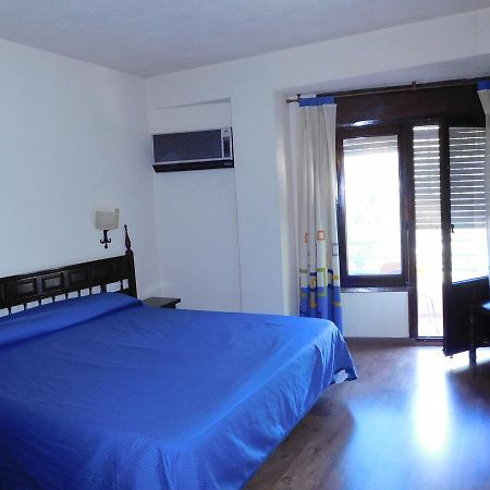 Hotel Restaurante Las Galias Zuera Zewnętrze zdjęcie
