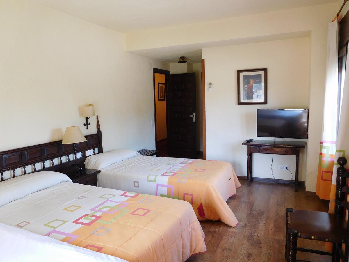 Hotel Restaurante Las Galias Zuera Zewnętrze zdjęcie