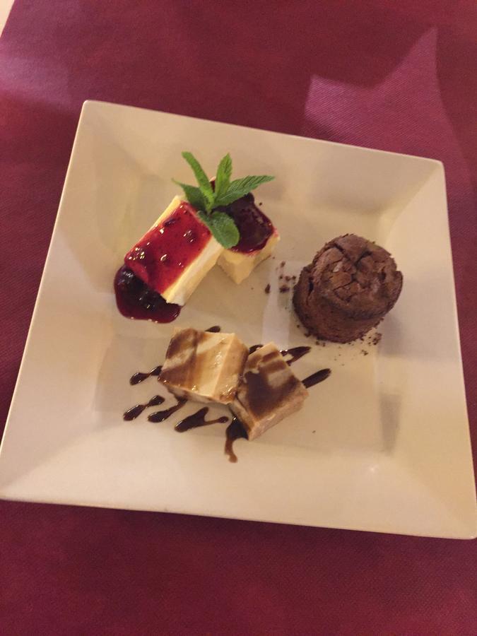 Hotel Restaurante Las Galias Zuera Zewnętrze zdjęcie